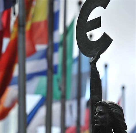 Established in madrid in 1782, spain's central bank is currently a member of the european system of central banks. Spanien: Spaniens Banken sollen noch im Juli 30 Milliarden ...