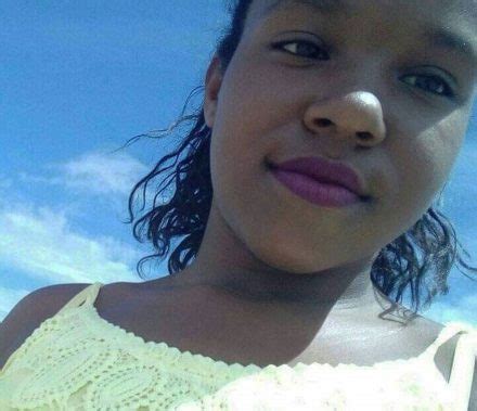 Menina de 12 anos é picada por cobra e morre após ser liberada de