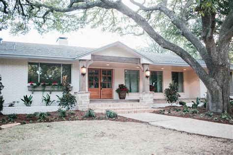 A Look At Some Fav Homes From Fixer Upper With Joanna Gaines Brick