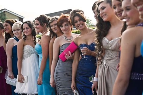 9 Tips For Posing In Prom Photos Because Youll Want To Frame Or