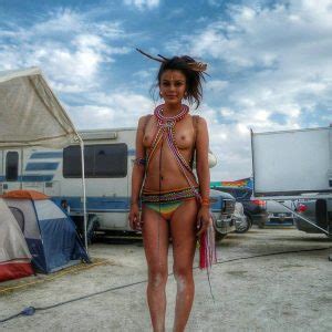 Nathalie Kelley Naked Bush Tits In Outdoors Scandal Planet