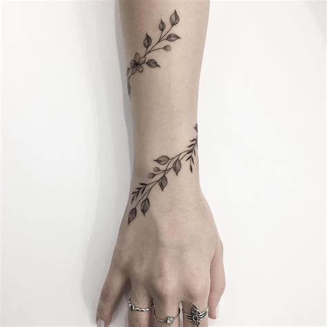 Feminine Armband Leaf Tattoo Tattoo Designs For Women