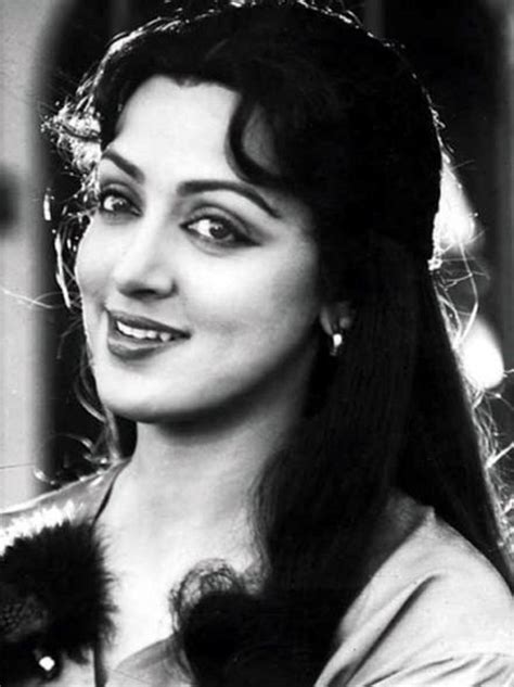 Hema Malini Old Photos That Prove She Is The Icon Of Natural Beauty