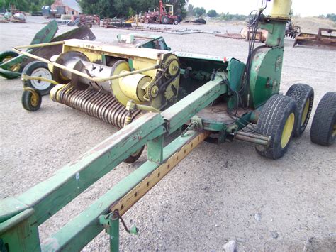 1 Jd 3690 Pto Pull Type Chopper W Hay Head And 1 For Parts