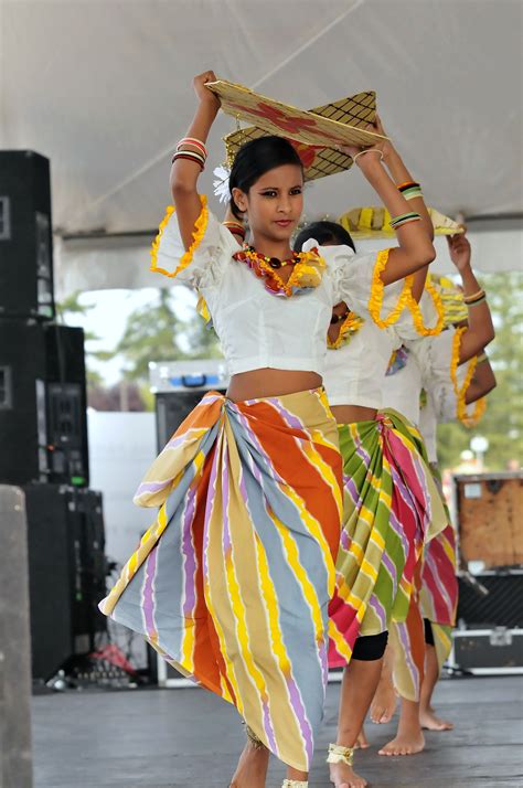 Traditional Sri Lankan Harvesting Dance Sri Lankan Clothes Sri