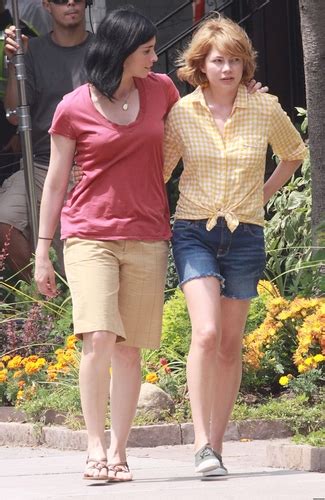 Michelle Williams And Sarah Silverman On The Set From Ttw 1182010
