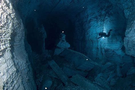 The Worlds Largest Underwater Cave Russia Grottes Souterraines