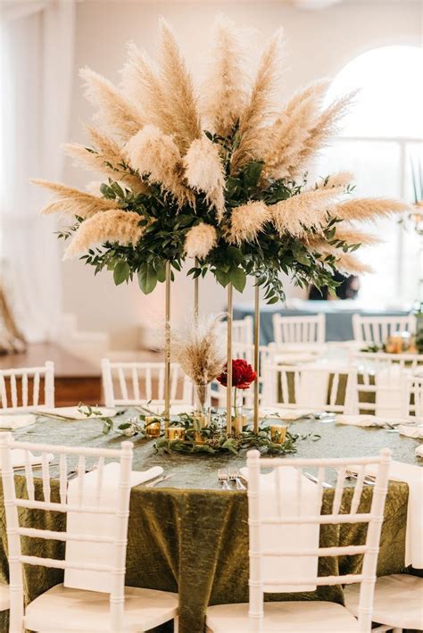 30 Dramatic Pampas Grass Wedding Ideas That Are New And Unique Ewi