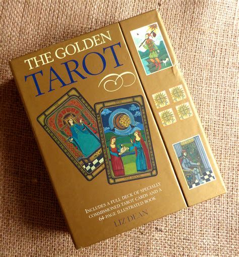 Fits tarot or trump size game cards outside dimension: BOX SET THE GOLDEN TAROT - Melissa Launay