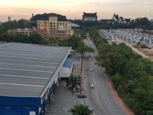 Grocery view tesco extra ampang 2020. Alami Garden - Places of Attraction and Shopping in Shah ...