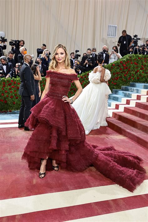 Met Gala 2022 Red Carpet See Every Celebrity Look Outfit And Dress