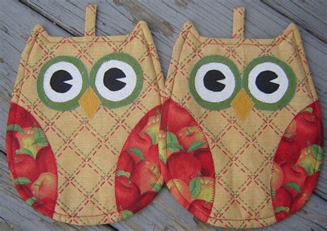 Items Similar To Set Of 2 Owl Shaped Red Tan Pot Holders On Etsy