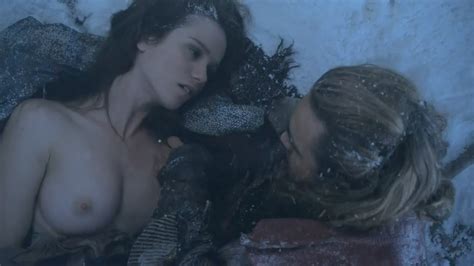 Gwendoline Taylor Nue Dans Spartacus Vengeance