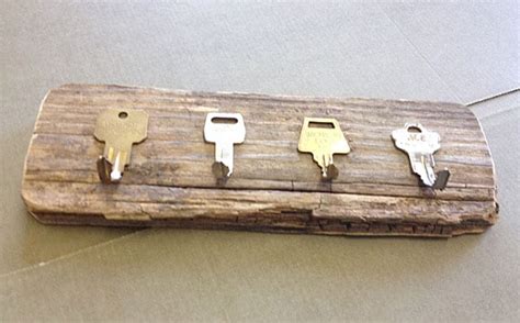 15 Unconventional Diy Projects Made With Old Keys