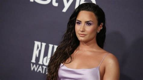 Demi Lovato To Use Gender Neutral Pronouns After Identifying As Non