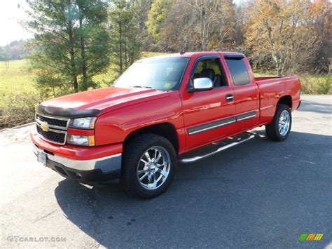 2007 Victory Red Chevrolet Silverado 1500 Classic Z71 Extended Cab 4x4