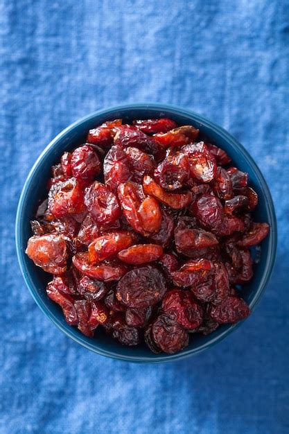 Premium Photo Dried Cranberries In A Bowl