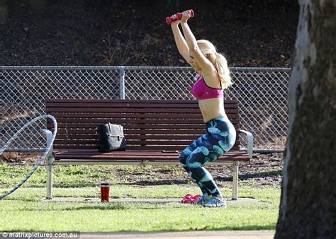 Seven Year Switch S Kaitlyn Isham Fluro Sports Bra Workout Daily Mail Online