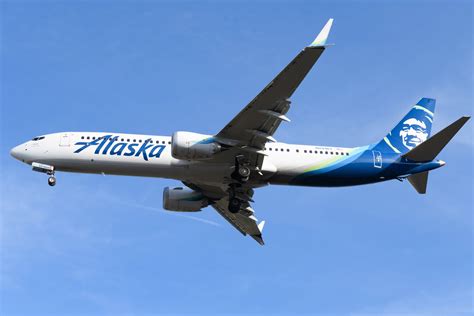 Alaska Airlines Speeds Up Shift To All Boeing Fleet For Mainline