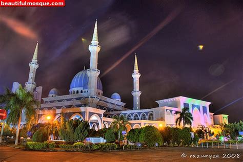 The sultan ahmad shah state mosque is pahang's state mosque. World Beautiful Mosques Pictures