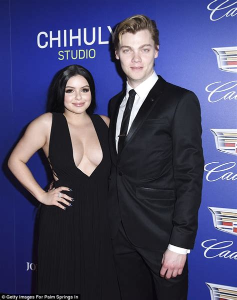 Ariel Winter Wears Dramatic Cleavage Baring Black Gown Daily Mail Online