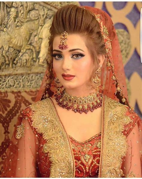 Beauty parlour names ideas in pakistan. KASHEES Beautiful Bridal Hairstyle & Makeup Beauty parlour ...