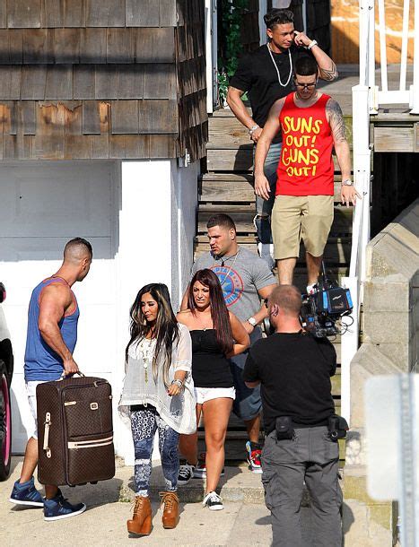 Jersey Shore Cast Returns To Seaside Heights Home To Tape Season S Icons Seaside Heights