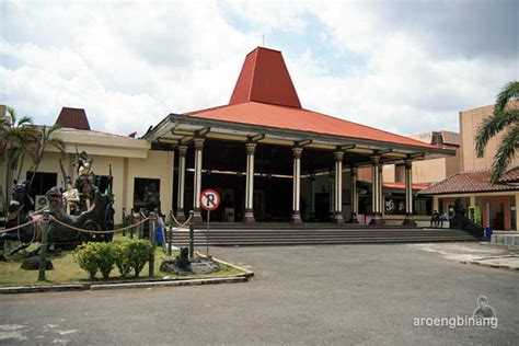Alamat museum ronggowarsito semarang berada di jalan abdurahman saleh no. Jam Buka Museum Ronggowarsito Semarang / Museum ...