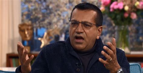 Hasnat khan said martin bashir filled princess diana's 'head with rubbish' he has lifted the lid on the breathtaking tactics used by bashir in the 1990s he. X Factor: Celebritys Martin Bashir says performing for Simon Cowell made him more nervous than ...