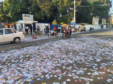 Ruas De Feira De Santana Amanhecem Repletas De Santinhos Políticos Acorda Cidade Portal De