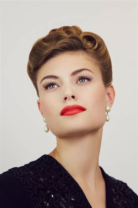 1940s Evening Look 1940s Hairstyles 1940s Makeup Retro Makeup