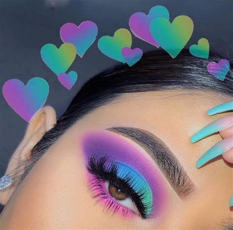 Pin By 𝐀𝐧𝐢𝐤𝐚🦋 On Eyeshadows Day Eye Makeup Creative Eye Makeup