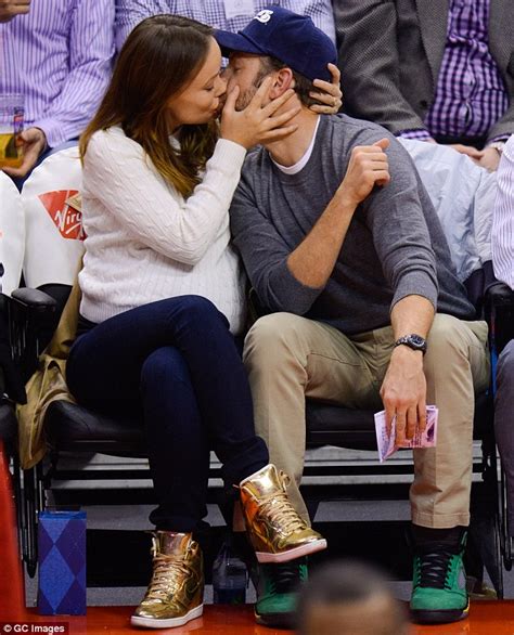 Olivia Wilde And Jason Sudeikis Share Passionate Smooch At Basketball
