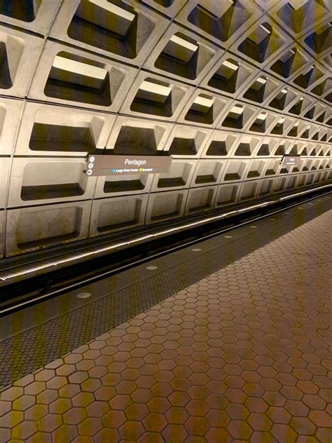Pentagon Metro Station 21 Photos And 13 Reviews Train Stations 2 S