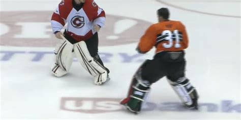 Video Goalie Fight Ends With One Punch Knockout At Cincinnati Cyclones