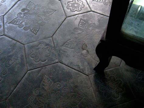 Our tiling cost guide contains the cost per m2 to tile bathrooms and kitchens. Pin på Tiles