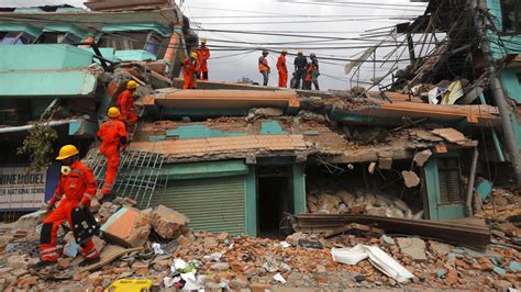 Nepal Earthquake Death Toll Climbs Past 7 000 Abc7 Chicago