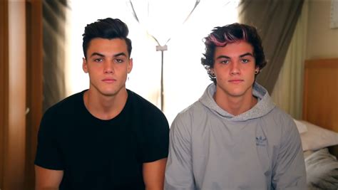 Dolan Twins Looking Hot Af Dolan Twins Twins Ethan And Grayson Dolan