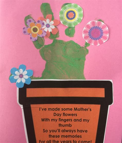 A great selection of easy cards for all age levels including preschool and toddler ages. Hand print Mother's Day card - Treading on Lego