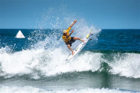 Ítalo ferreira is a brazilian professional surfer who has competed on the world surfing league men's championship tour since 2015. Campeão mundial de surfe, Italo Ferreira prepara livro ...