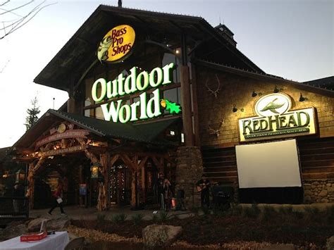 Bass Pro Shops Celebrates Opening Of First Arkansas Location