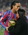 2005 - ronaldinho obtiene su primer balón de oro... | Marca.com