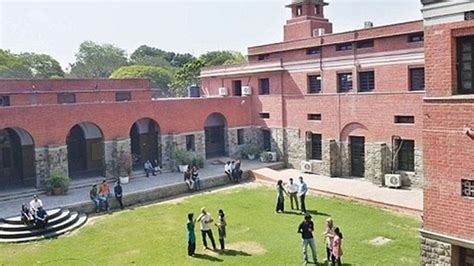 Delhi University Completely Ragging Free Vc Yogesh Singh The Statesman
