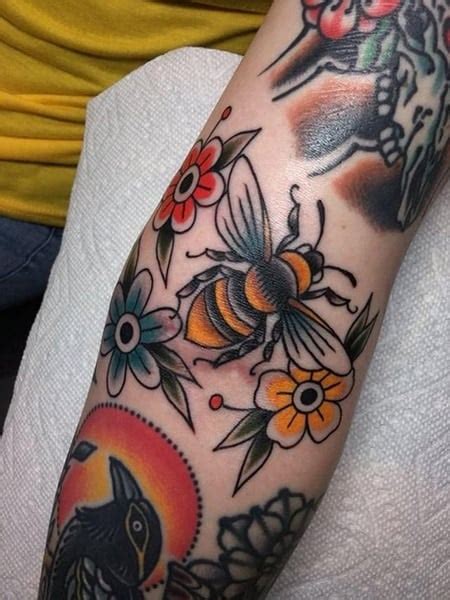 Top More Than 82 Traditional Bee Tattoo Best Ineteachers