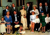 Charles Spencer and Victoria wedding family photo. Princess Diana ...