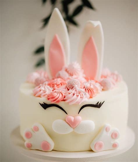 Pin By Ywaaase On Baby Cakes In 2020 Bunny Birthday Cake Bunny Cake