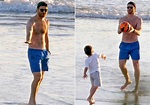 Xabi alonso junto a su hijo jon durante unas... | Loc | EL MUNDO