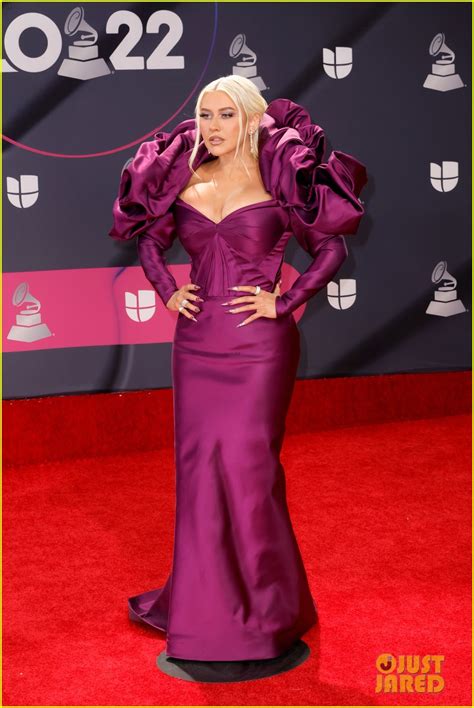 Christina Aguilera Transitions From Red Carpet To Stage At Latin