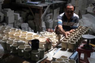 Pembuatan Keramik Di Sentra Kerajinan Keramik Dinoyo Datatempo