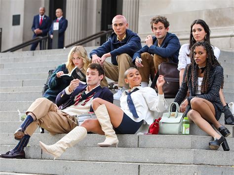 Gossip Girl Reboot Everything You Need To Know About The Show